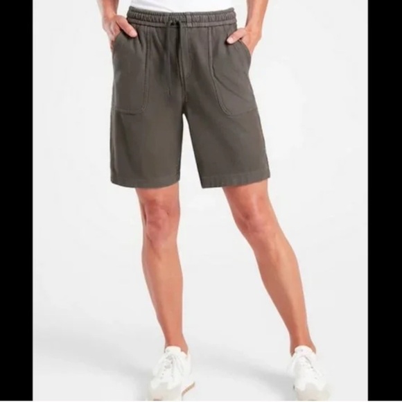 Athleta Cypress Green Elastic Waist Stretchy Pull On Farallon Bermuda Short - Picture 1 of 13